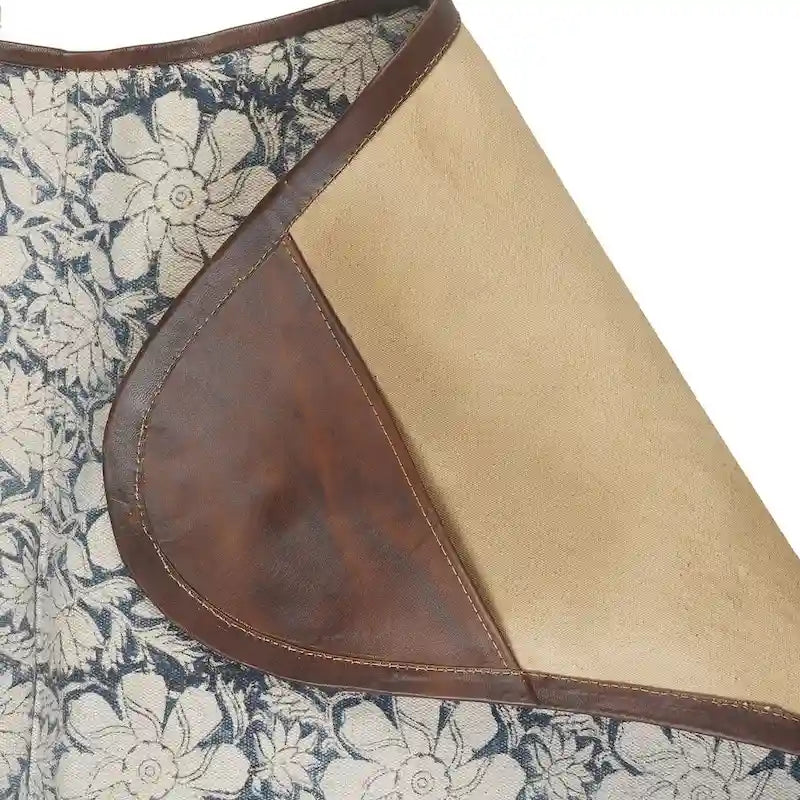 Chaise papillon en similicuir à fleurs bleues et blanches