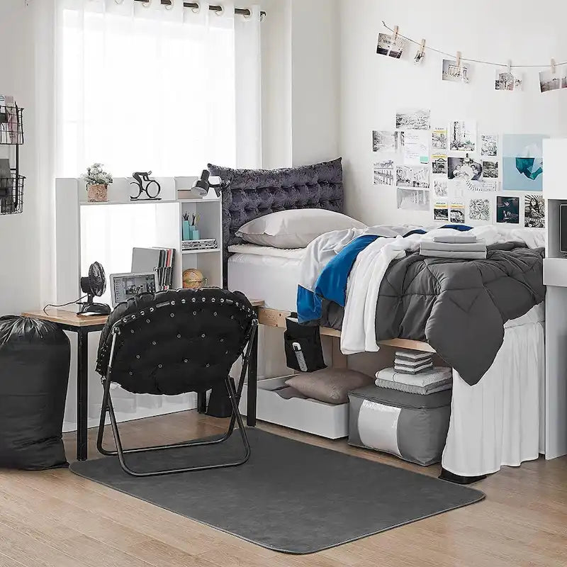 Étagère de bureau blanche avec huche